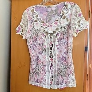 Sunblossom top.  Lace overlay over floral lining.  Estimate size small.
